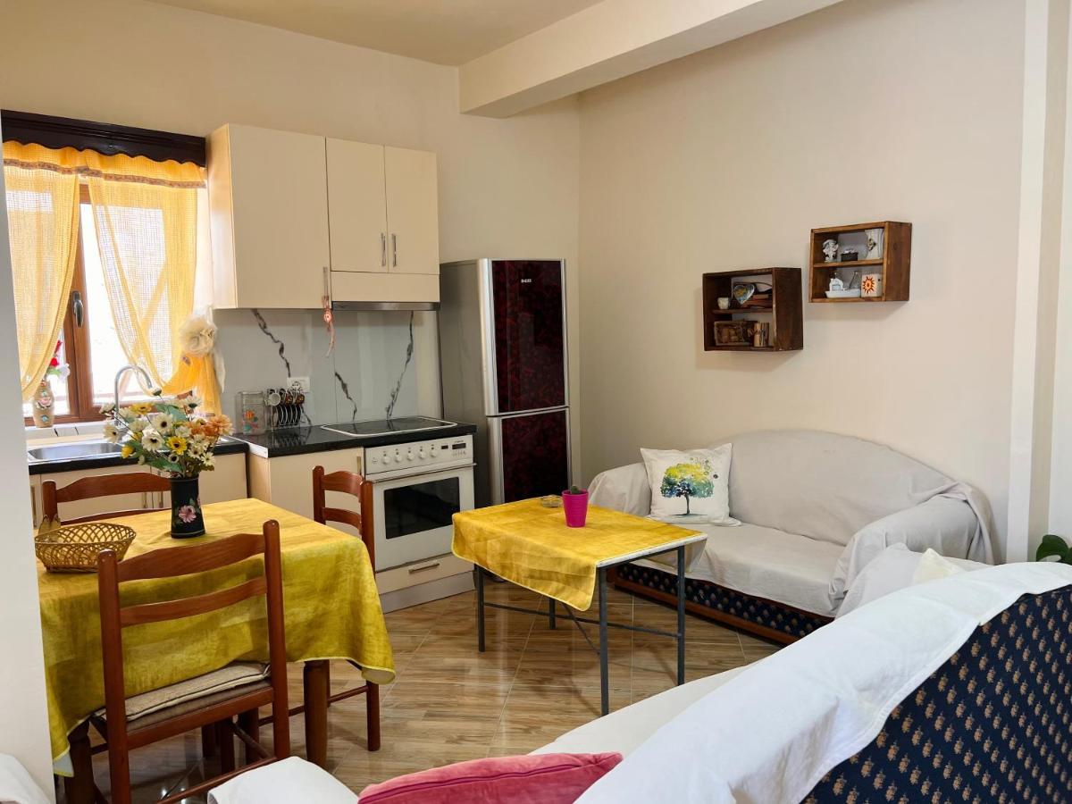 Villa Ensalv Berat - Apartment - Room - Penthouse Exteriér fotografie