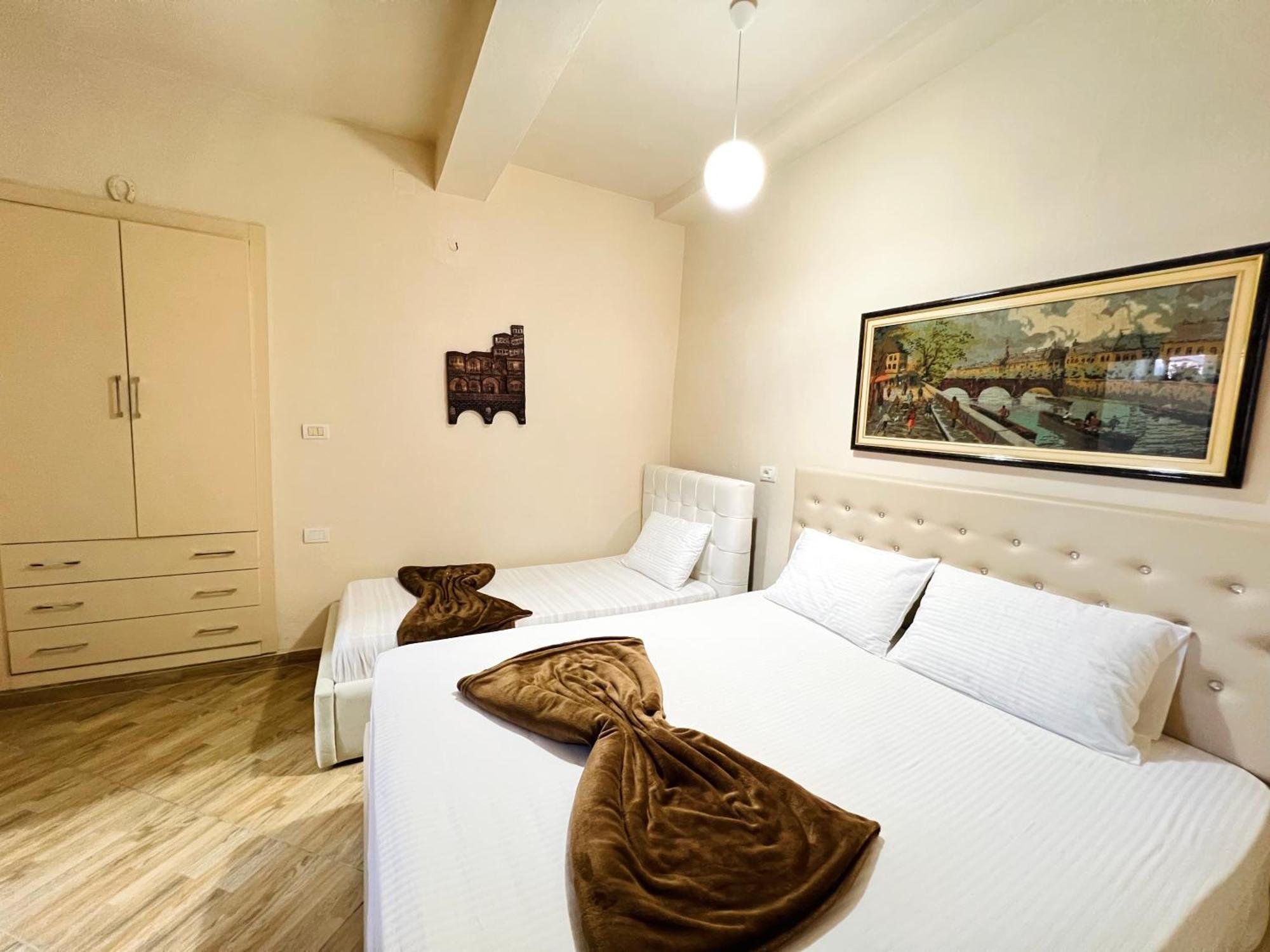Villa Ensalv Berat - Apartment - Room - Penthouse Exteriér fotografie