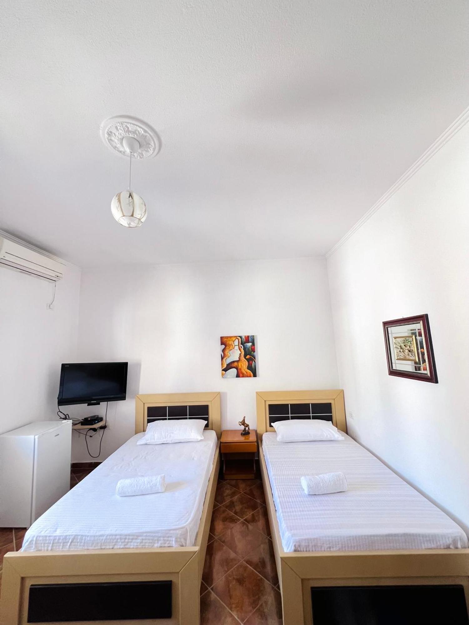 Villa Ensalv Berat - Apartment - Room - Penthouse Exteriér fotografie