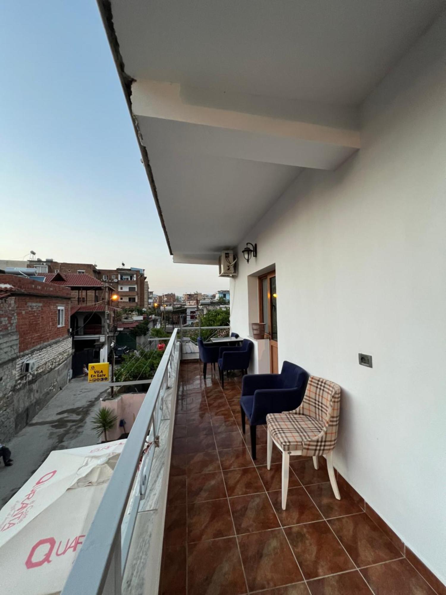 Villa Ensalv Berat - Apartment - Room - Penthouse Pokoj fotografie